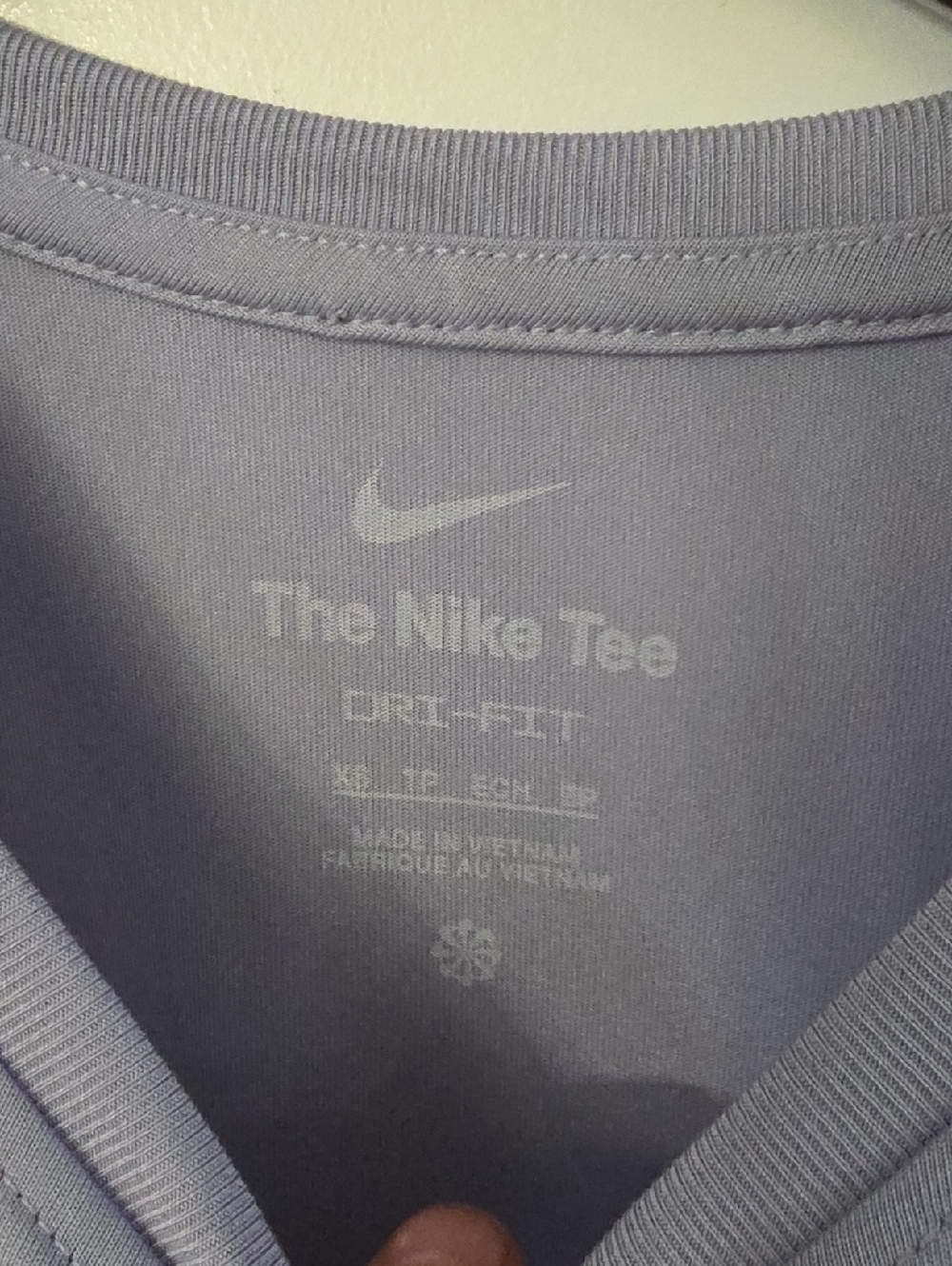 NWT: Nike Womans Tank - Picture 3 of 5